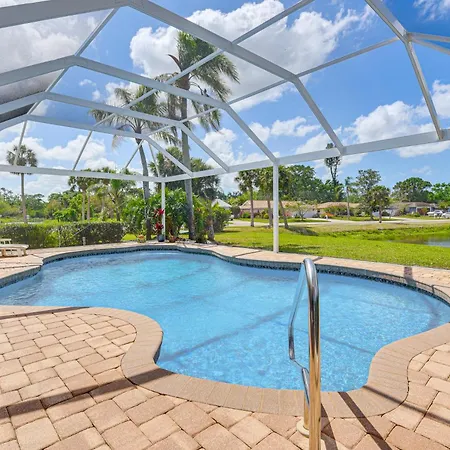 Lanai, Lake And Sunset Views Home In Sarasota